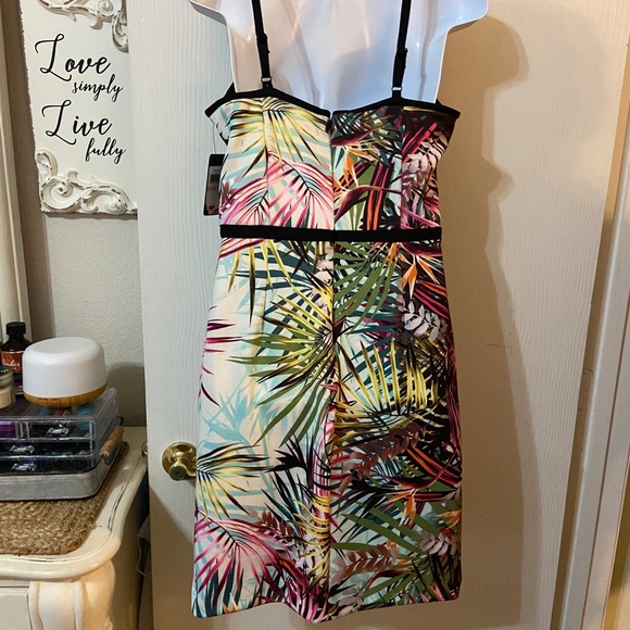 Guess bodycon floral multi color size 10 - Picture 4 of 6